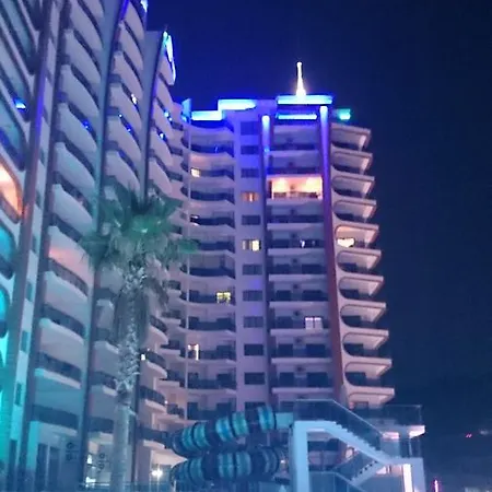 Διαμέρισμα Azura Park *
